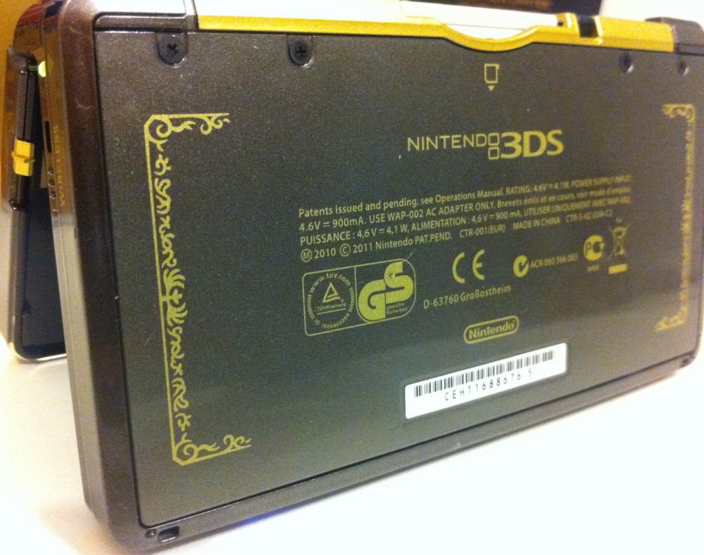 Dessous de la 3DS Zelda